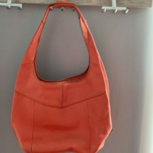 Salomon color Tignanello Leather Shoulder Bag